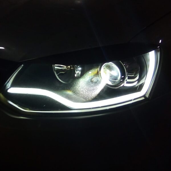 Farol Volkswagen Fox 2011 a 2014
