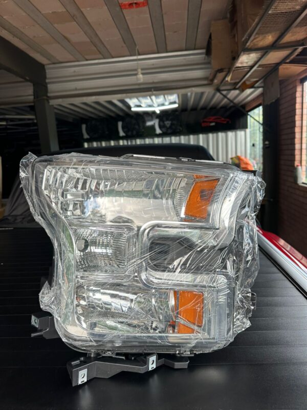 Farol Ford F150 LADO DIREITO