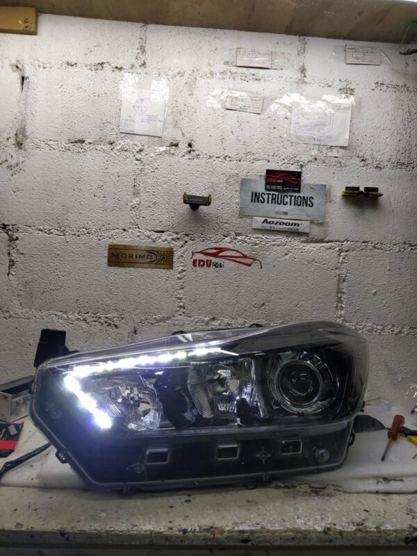 Farol Nissan Kicks com projetor biled e barra drl e seta sequencial
