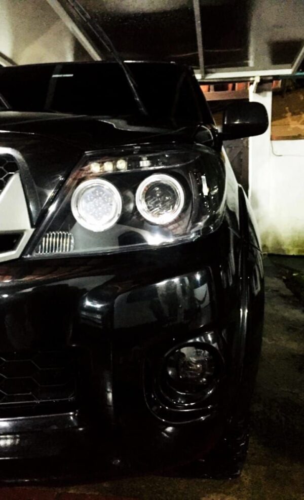 Farol Toyota Hilux 4 projetores