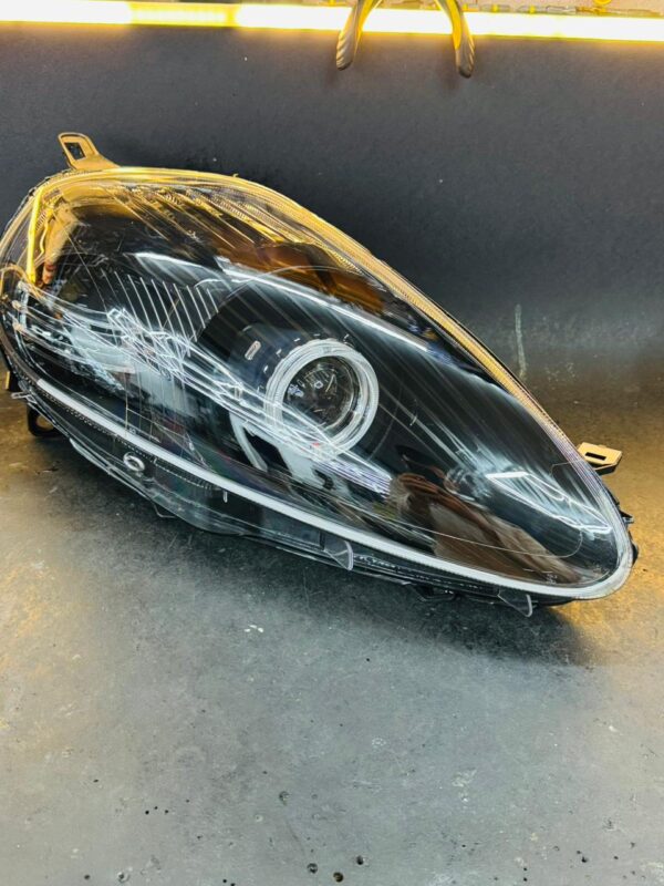 Farol Fiat Punto Essence com Angel, DRL e Projetor bi-led