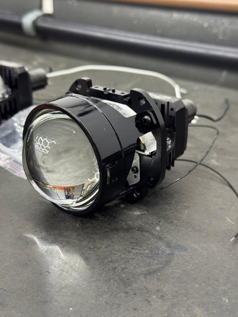 Projetor bi led 20000LM 2,5 polegadas — Projetores — SKU projetor-biled-20000lm. TONALIDADE: 4300K, 6000K
