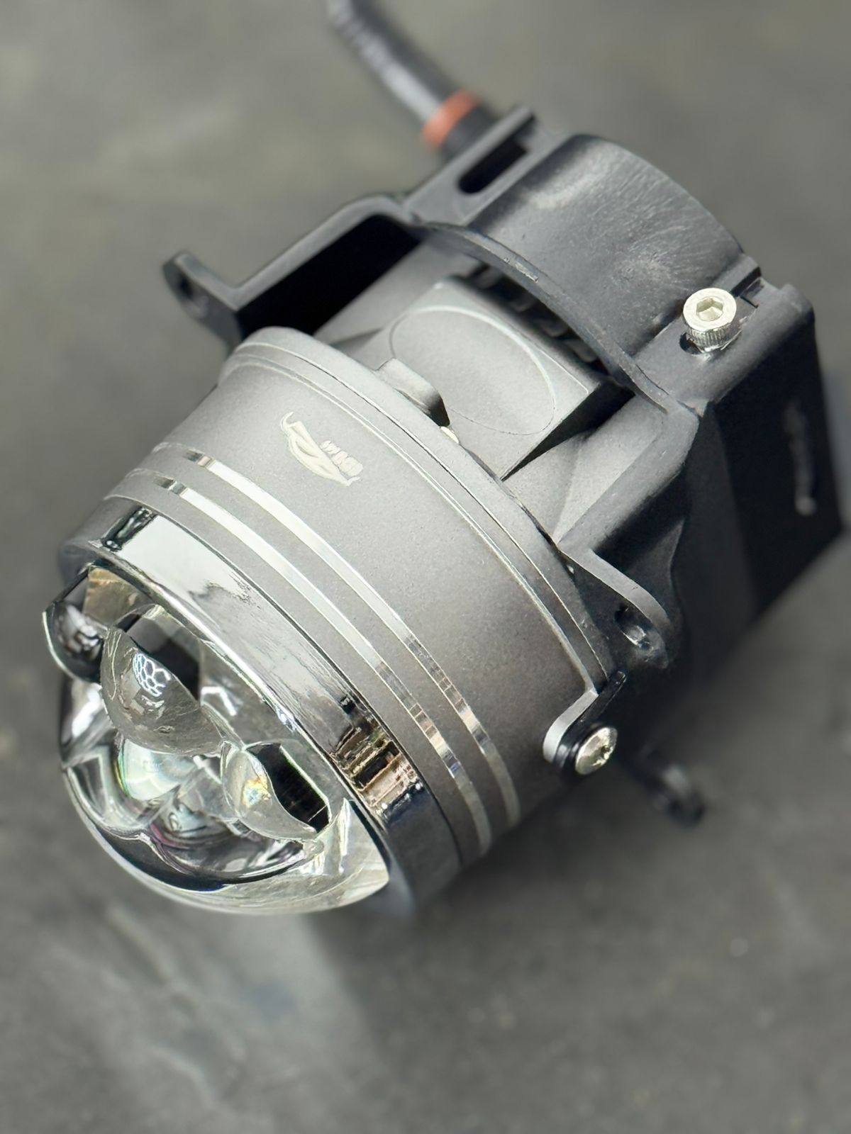 Projetor Bi led triplo laser 3.0 polegadas — Projetores — SKU PROJETOR-3-NEBLINA-LASER